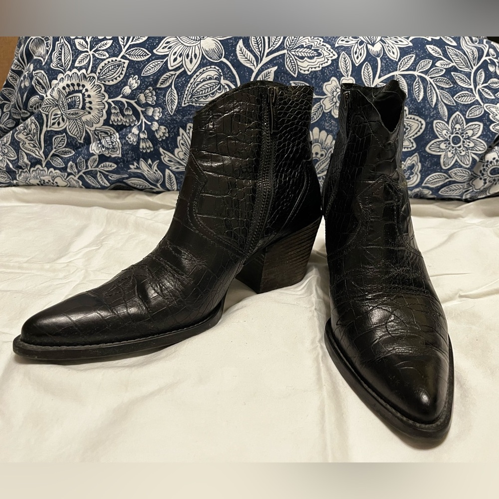 Paul Green, Black Croc-Embossed Ankle Boots - Picture 2 of 14